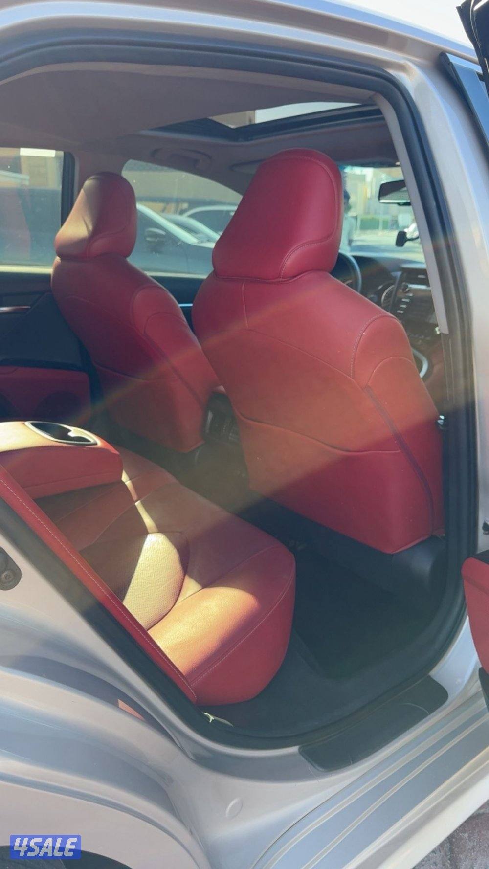 للبيع تويوتا كامريSE موديل2019 6 سلندر4