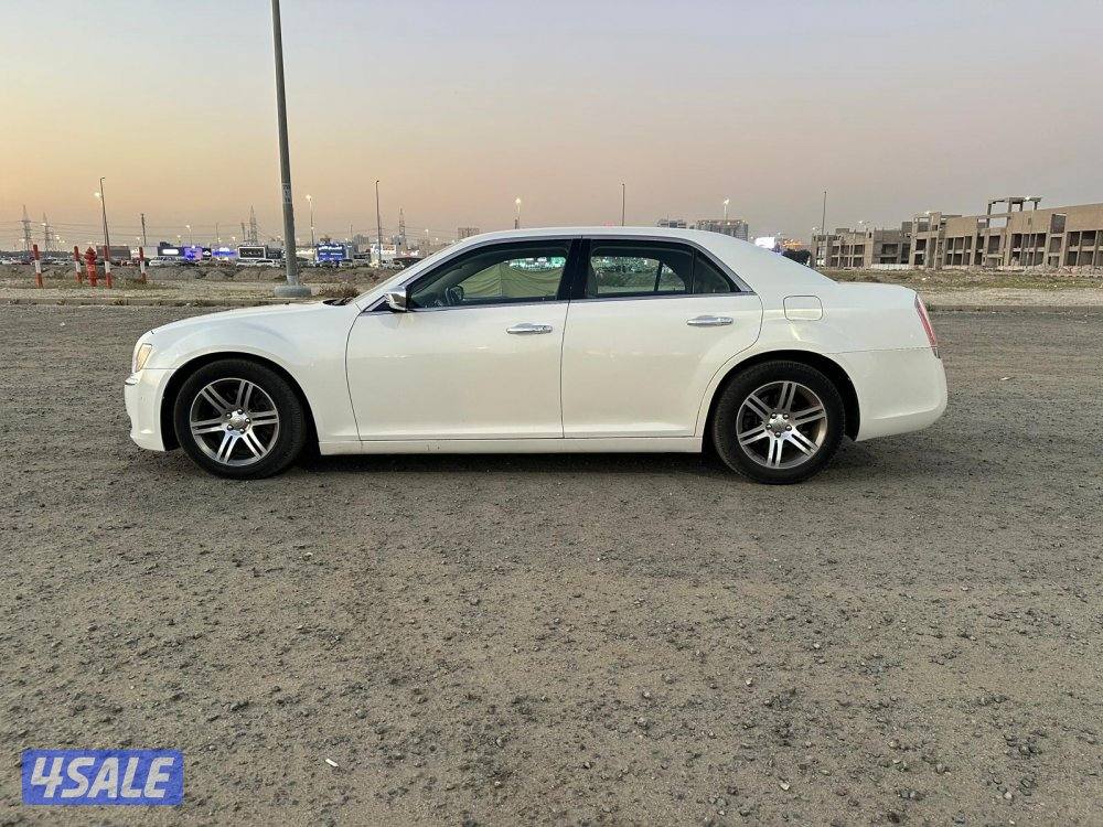 كرايزلر C 300 بحالة ممتازة2