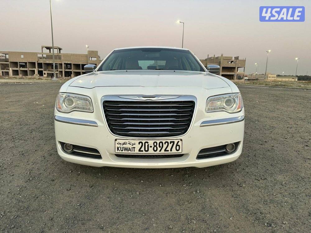 كرايزلر C 300 بحالة ممتازة5
