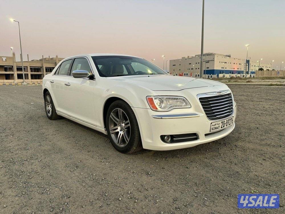 كرايزلر C 300 بحالة ممتازة8