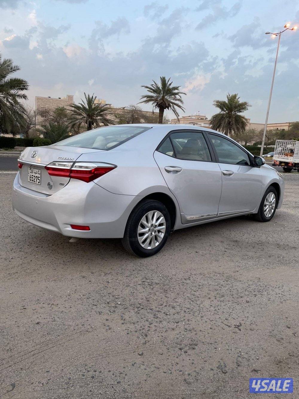 تويوتا كورولا - صبغ الوكالة وشرط الفحص - موديل 20194