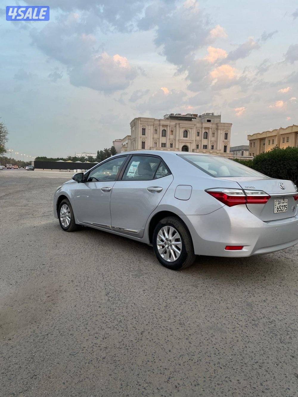 تويوتا كورولا - صبغ الوكالة وشرط الفحص - موديل 20195