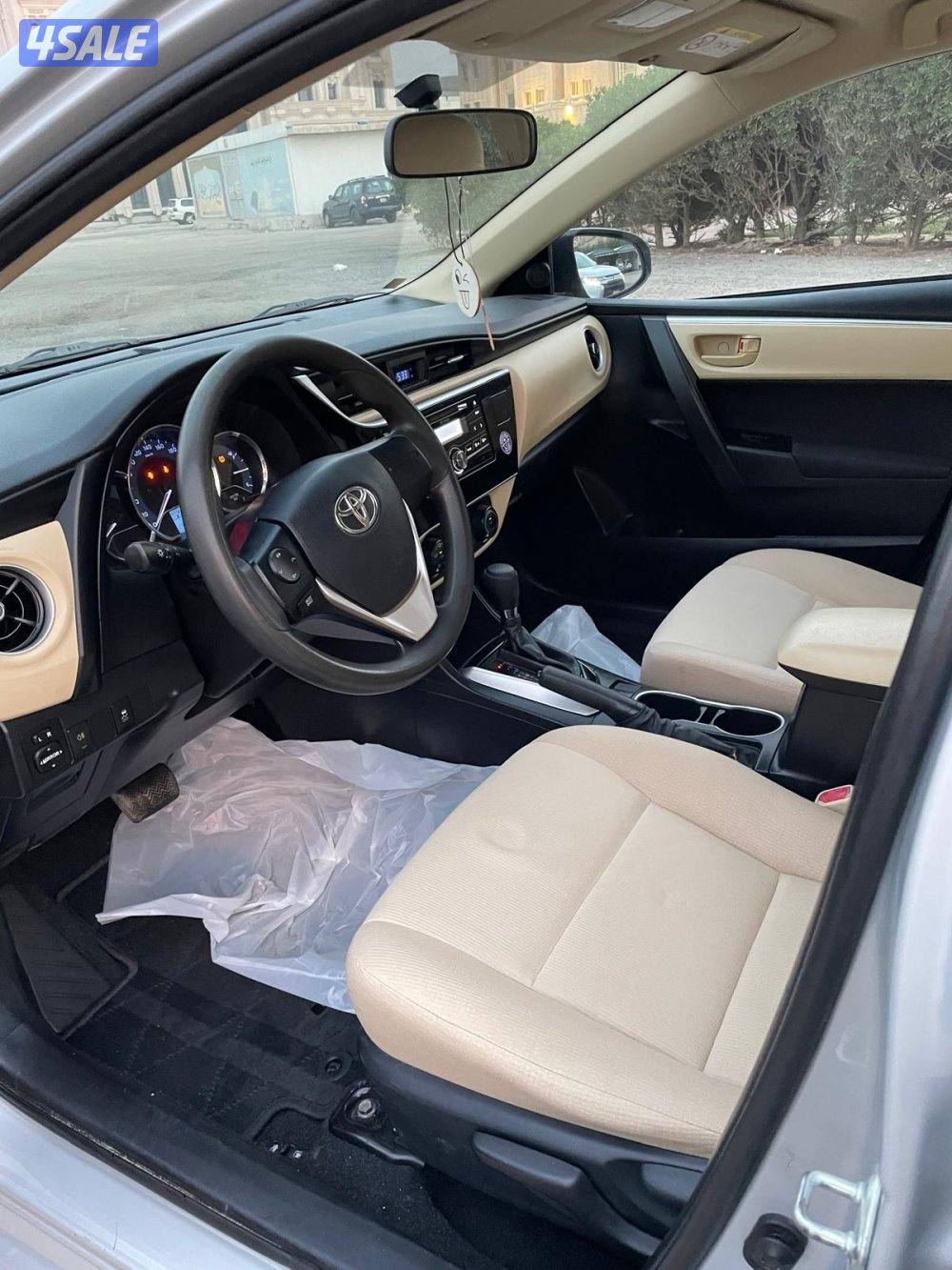 تويوتا كورولا - صبغ الوكالة وشرط الفحص - موديل 20196