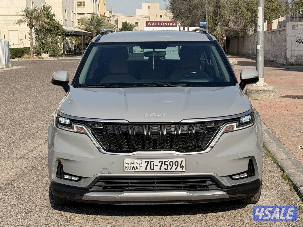 للبيع كيا كرنفال 2023 صبغ الوكالة3