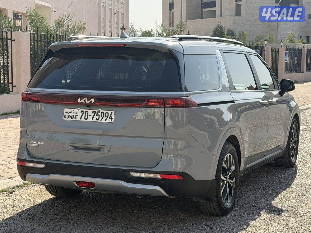للبيع كيا كرنفال 2023 صبغ الوكالة6