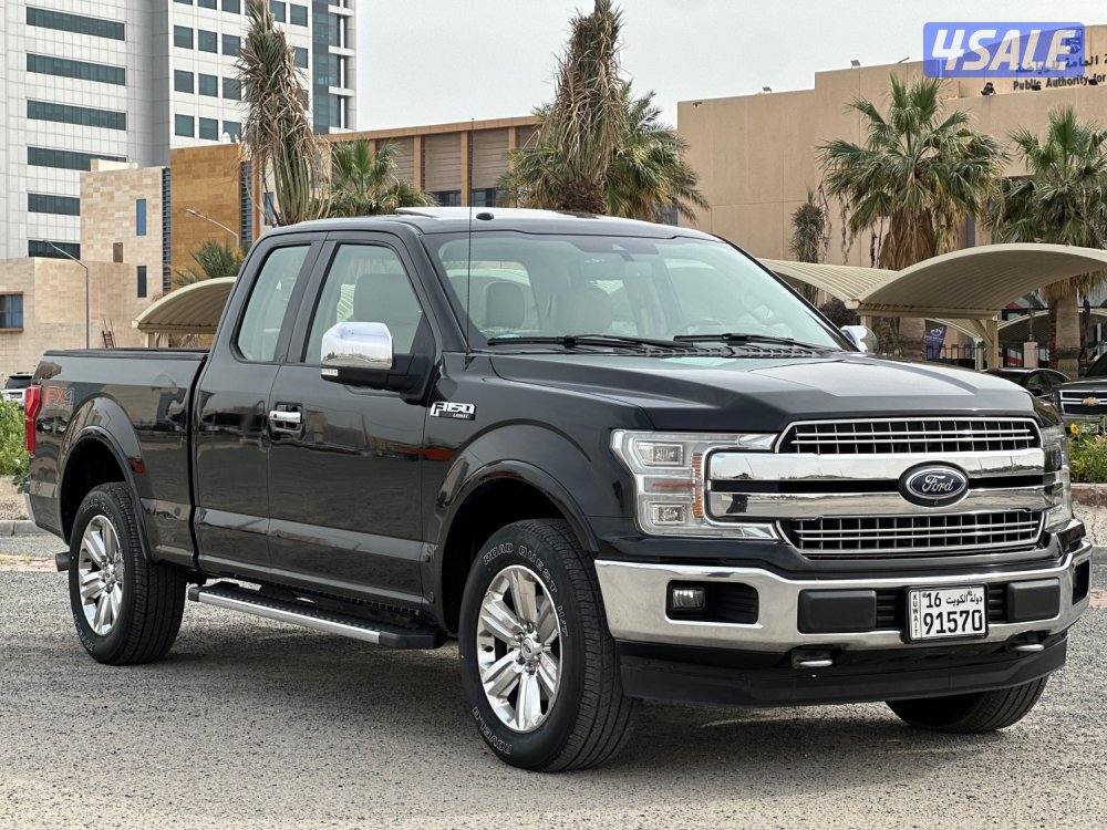 للبيع وانيت فورد لاريات ماشي ١١٥ الف كيلو0