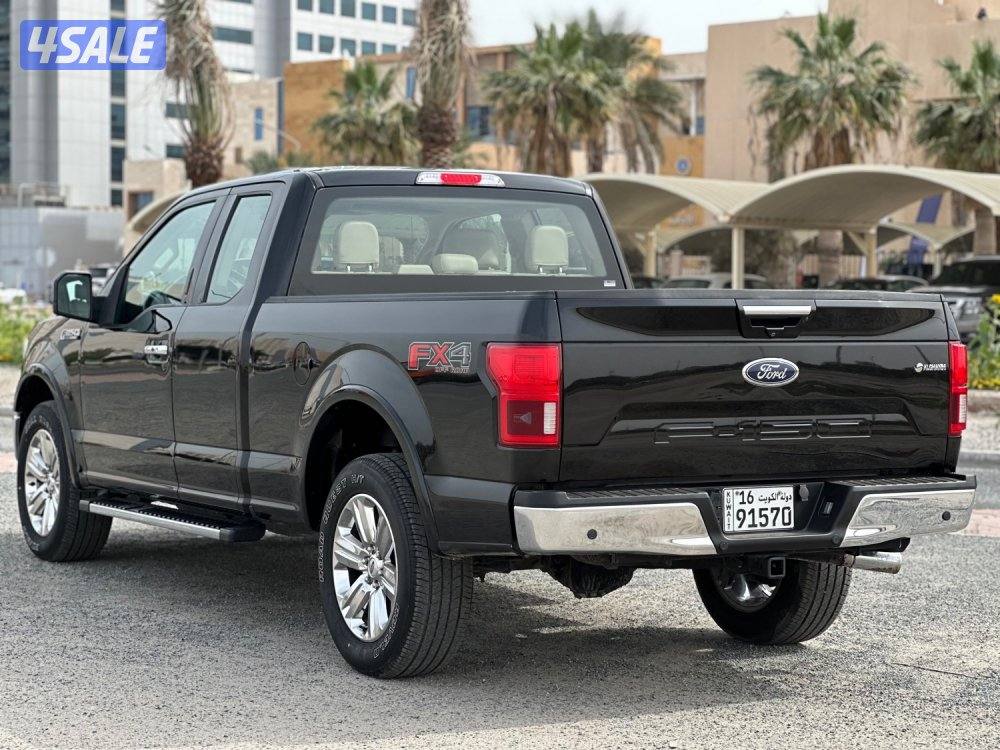 للبيع وانيت فورد لاريات ماشي ١١٥ الف كيلو3