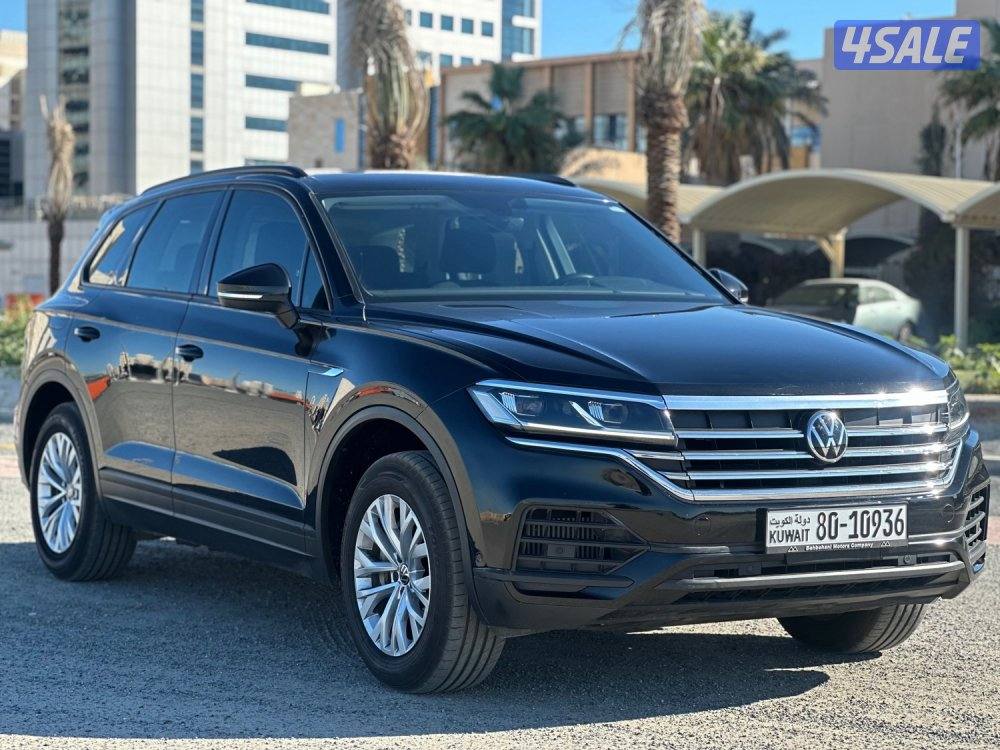 للبيع فولكس فاجن طوارق v6 ماشي ٥٠ الف كيلو0