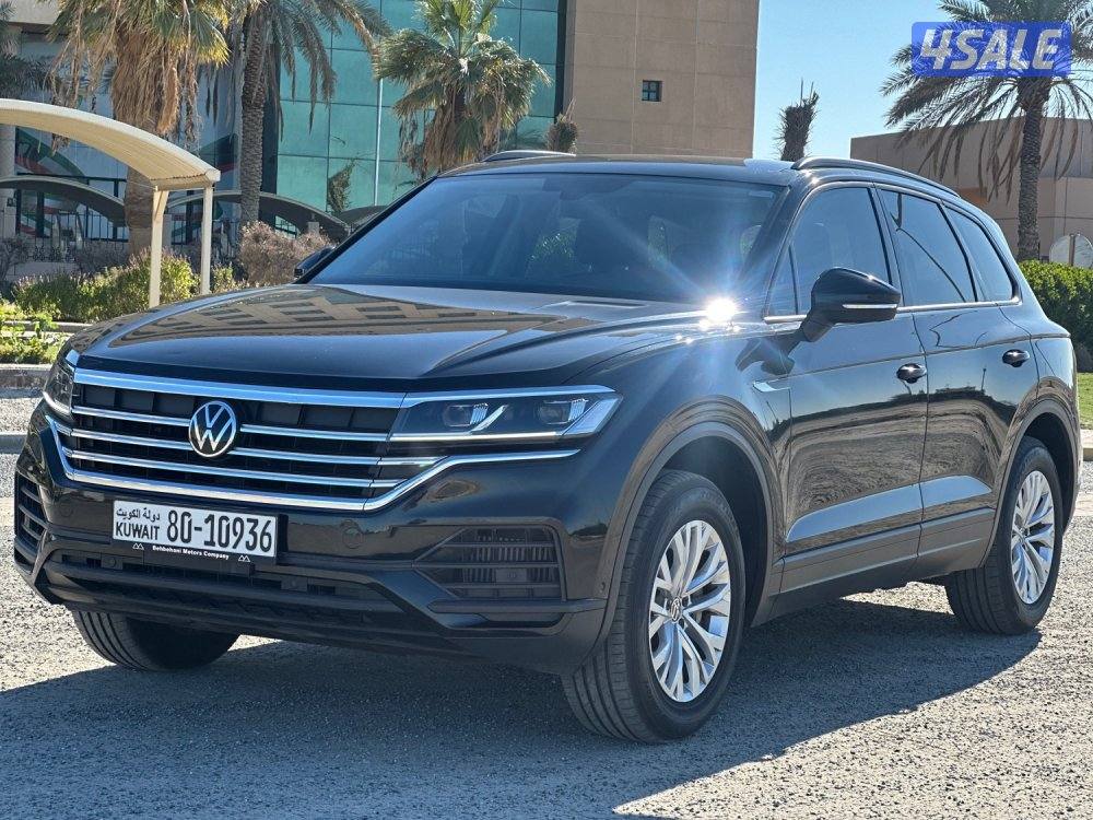 للبيع فولكس فاجن طوارق v6 ماشي ٥٠ الف كيلو1