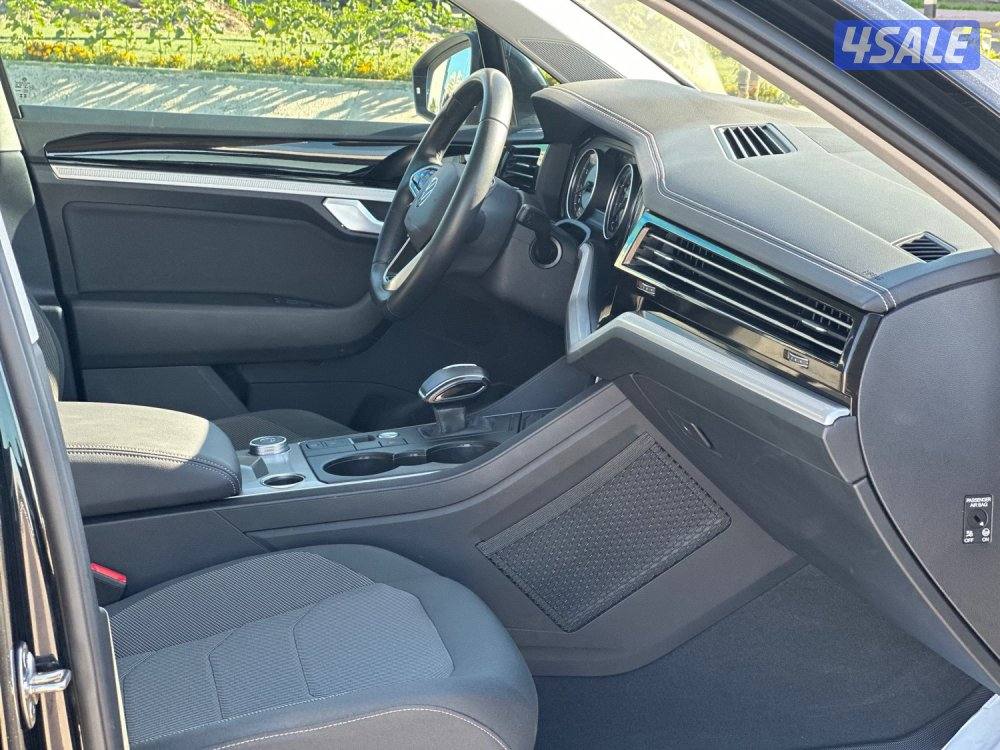 للبيع فولكس فاجن طوارق v6 ماشي ٥٠ الف كيلو4