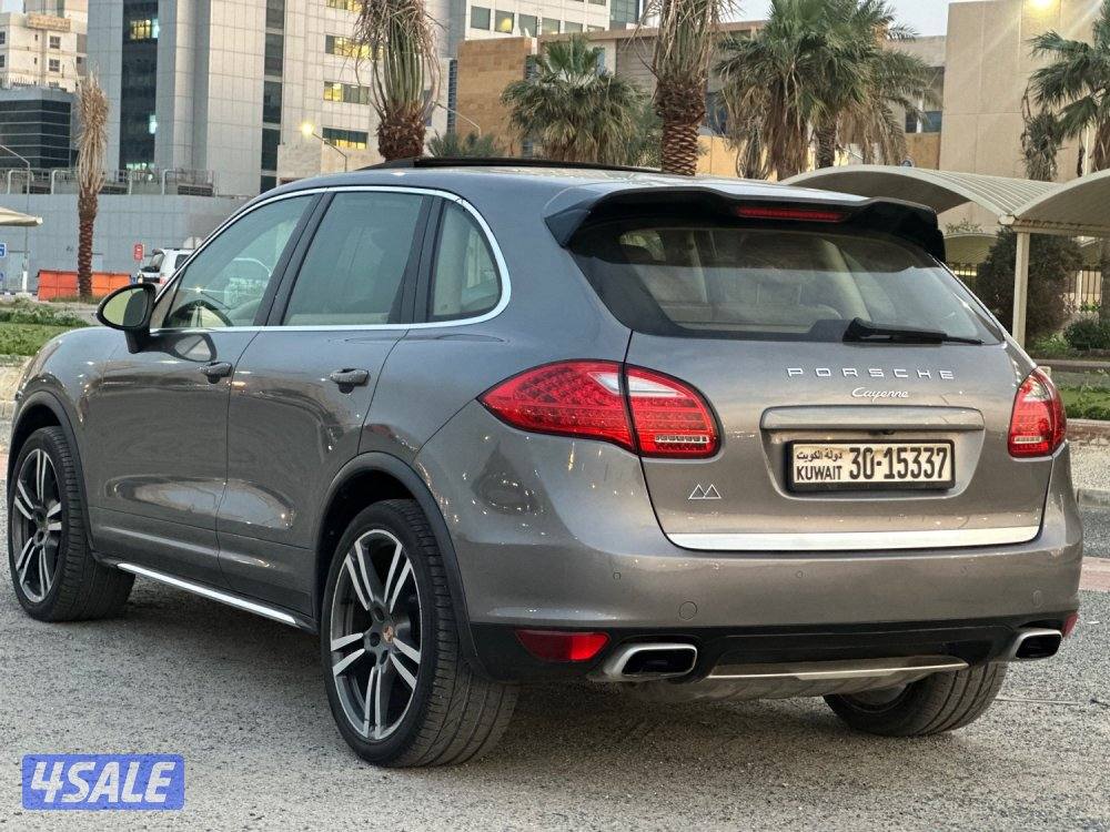 للبيع بورش كايين ماشي ١٣٨ الف كيلو2