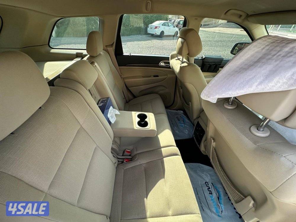 جراند شيروكي LAREDO7