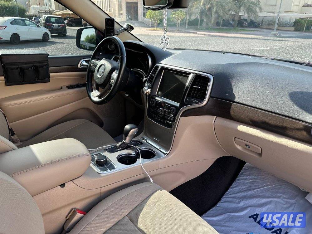 جراند شيروكي LAREDO6