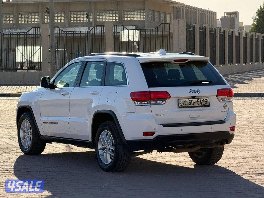 جراند شيروكي LAREDO2