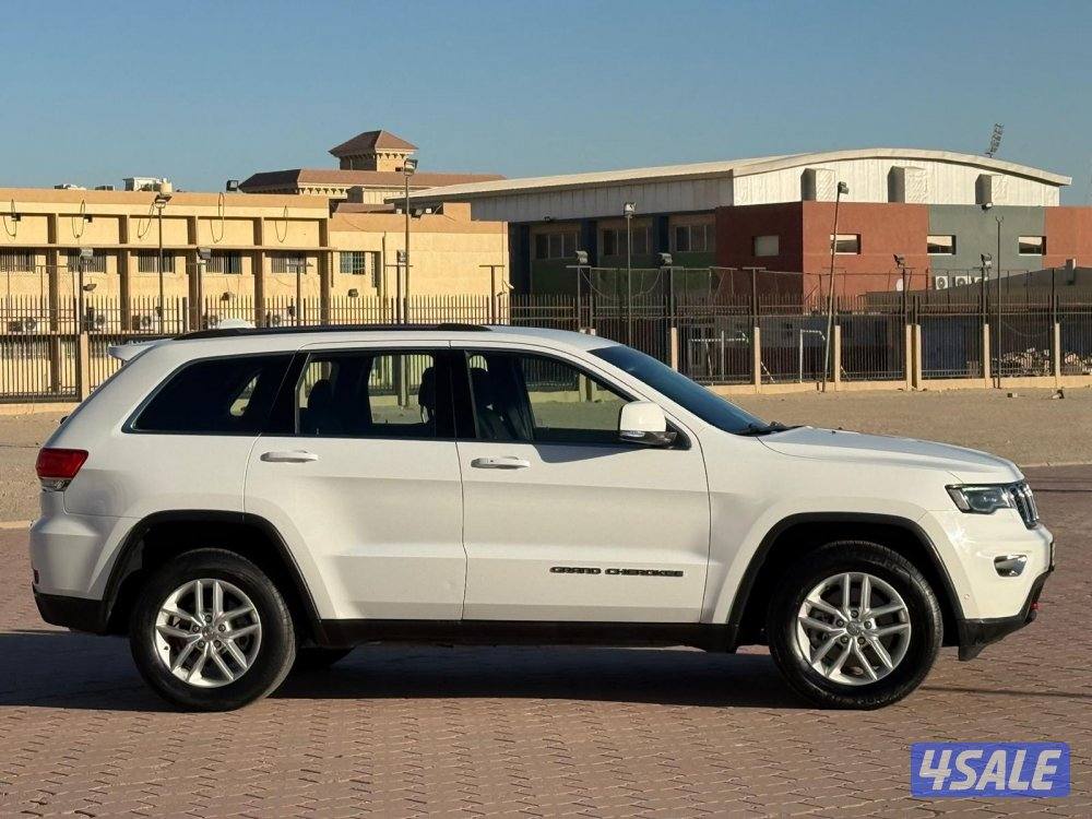 جراند شيروكي LAREDO4