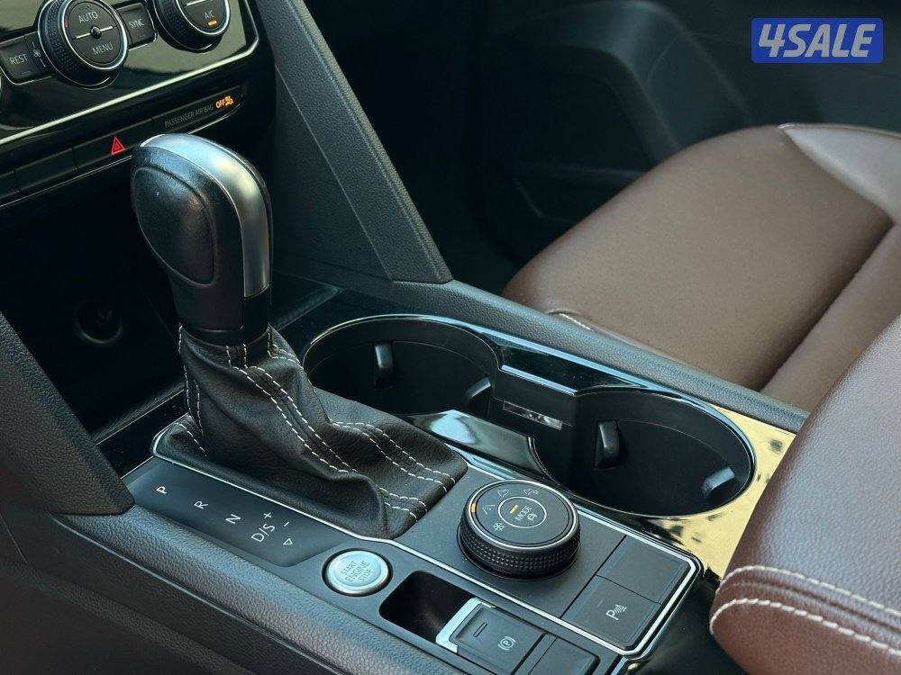 فولكس TERAMONT V6 موديل2023 عداد36الف وارد بهبهاني تحت الكفاله11