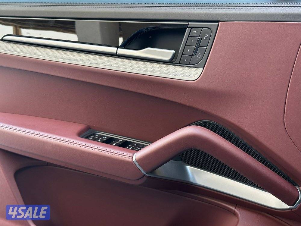 بورشه كايينCOUPEموديل2024 عداد13الف وارد بهبهاني سيرفس منتظم13