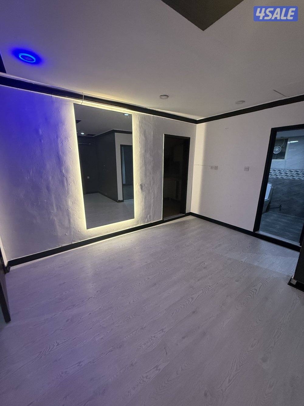 يوجد لدينا شقق الايجار غرفة وصالة ومطبخ وحمام خلو وفاضي14