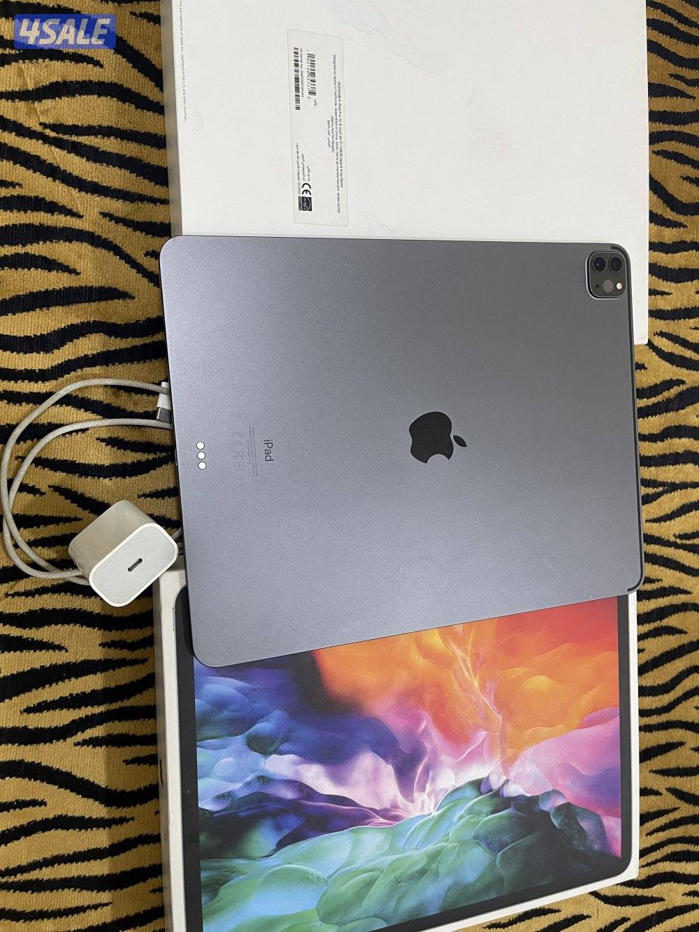 ايباد ابل برو 12.9 انش 128 قيقا الجيل الرابع نظيف جدا مع الاغراض كامله0