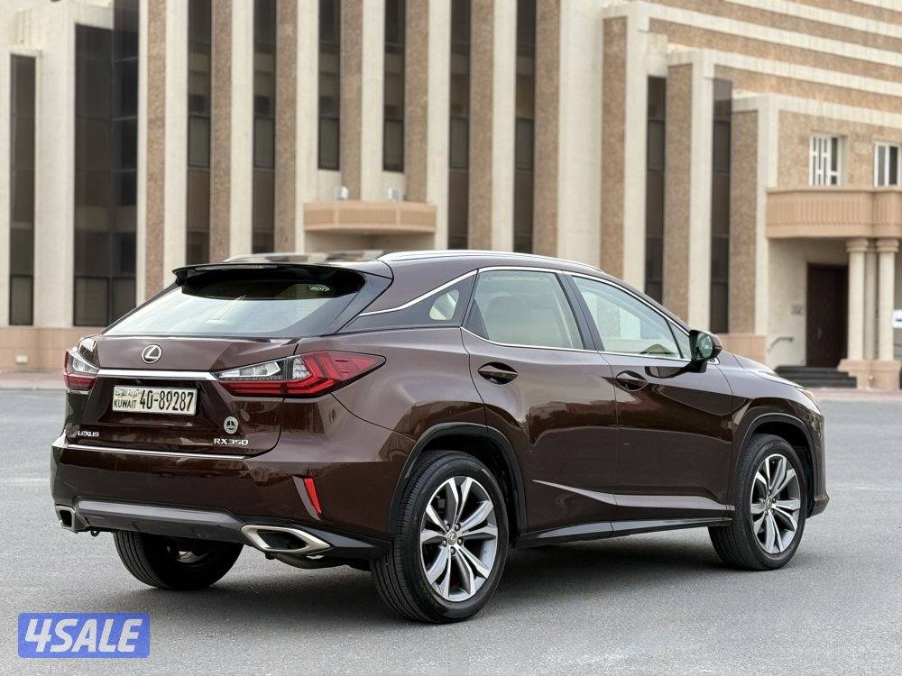 موديل ٢٠١٧ بحالك ممتازه سيرفيس وكالة عداد ١١٧ فل ابشن3