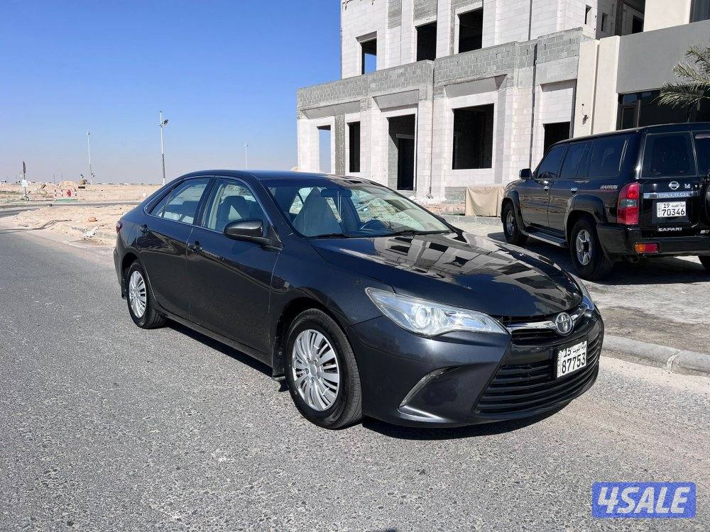 للبيع كامري موديل 2017 صبغ وكاله ماعدا قطعه عداد 177 الف2