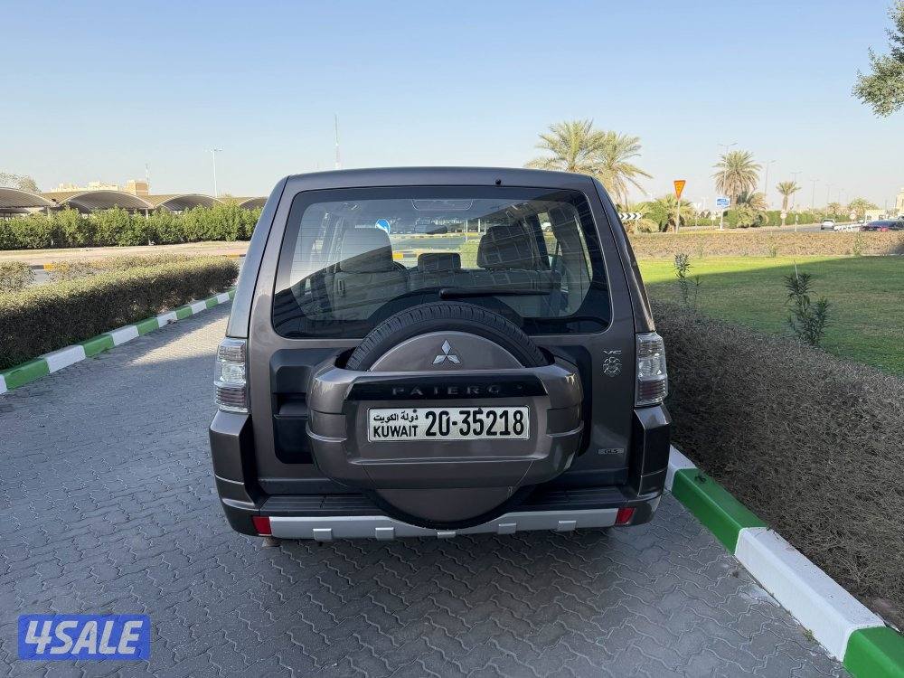 للبيع باجيرو موديل 2014 بحالة الوكالة4