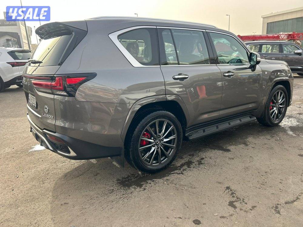 لكزس F.SPORT LX600 twin turbo.V6 موديل 2022 ماشى 81.000 k.m2