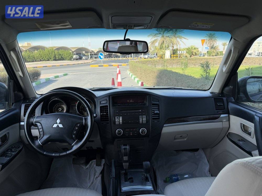 للبيع باجيرو موديل 2014 بحالة الوكالة7