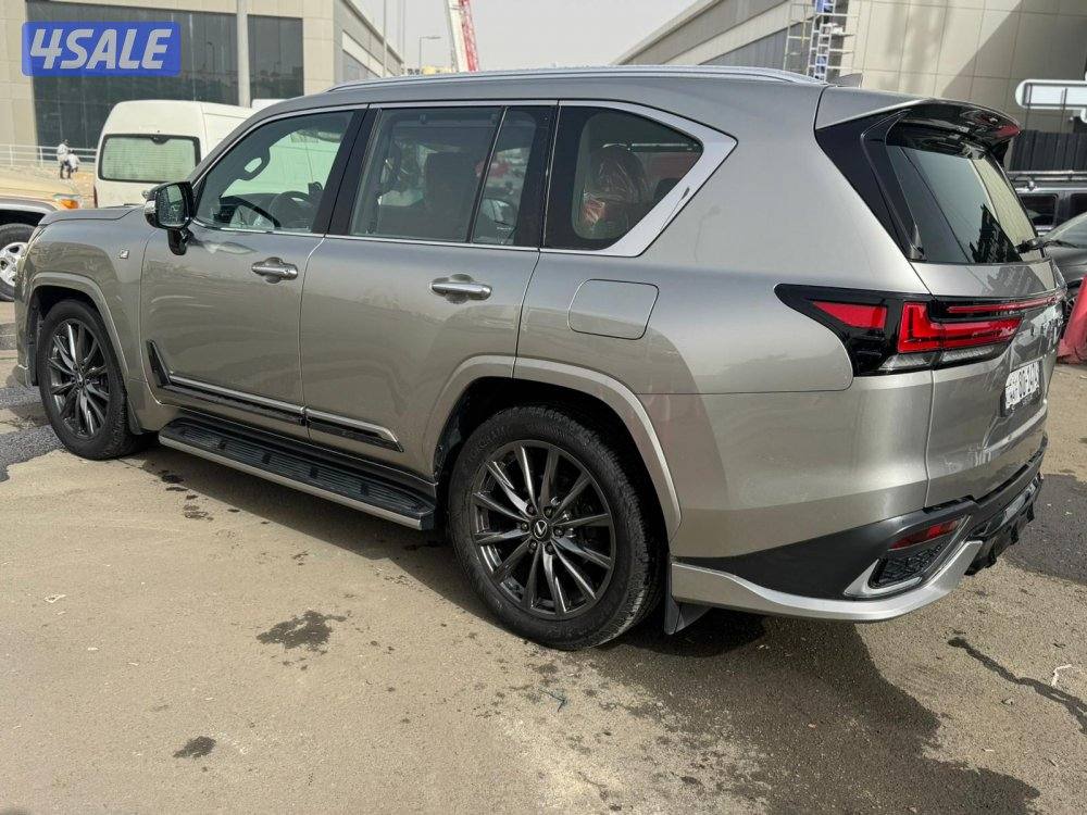 لكزس F.SPORT LX600 twin turbo.V6 موديل 2024  ماشى 45.000 k.m3