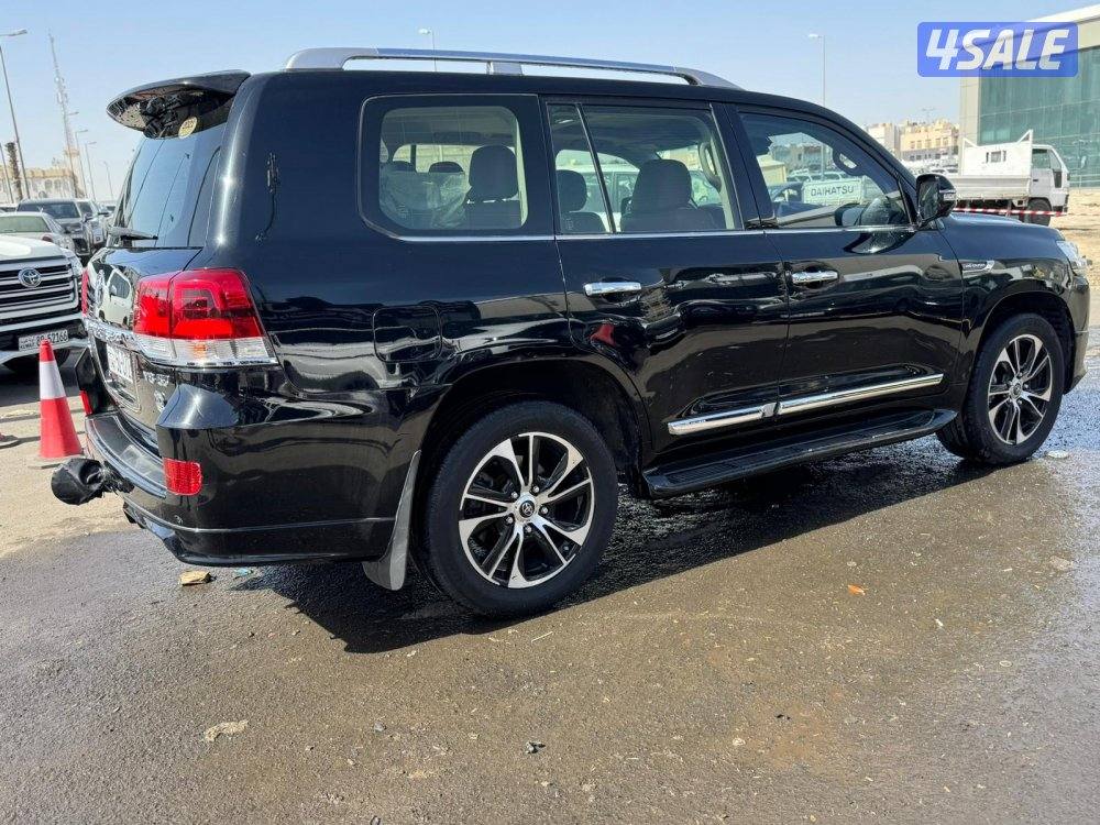 لاند كروزر VX.R -قراند تورينق S موديل 2021 ماشى 162.000 k.m3