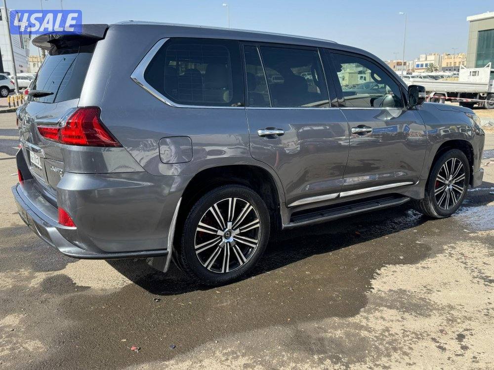 لكزس LX570 درجه اولى
موديل 2016
ماشى 326.000 k.m
وارد الخليج .3