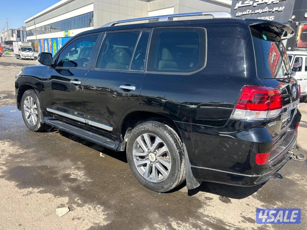 تويوتا لاند كروزر GX.R-V8
موديل 2018
ماشى 270.000 k.m
وارد الساير2