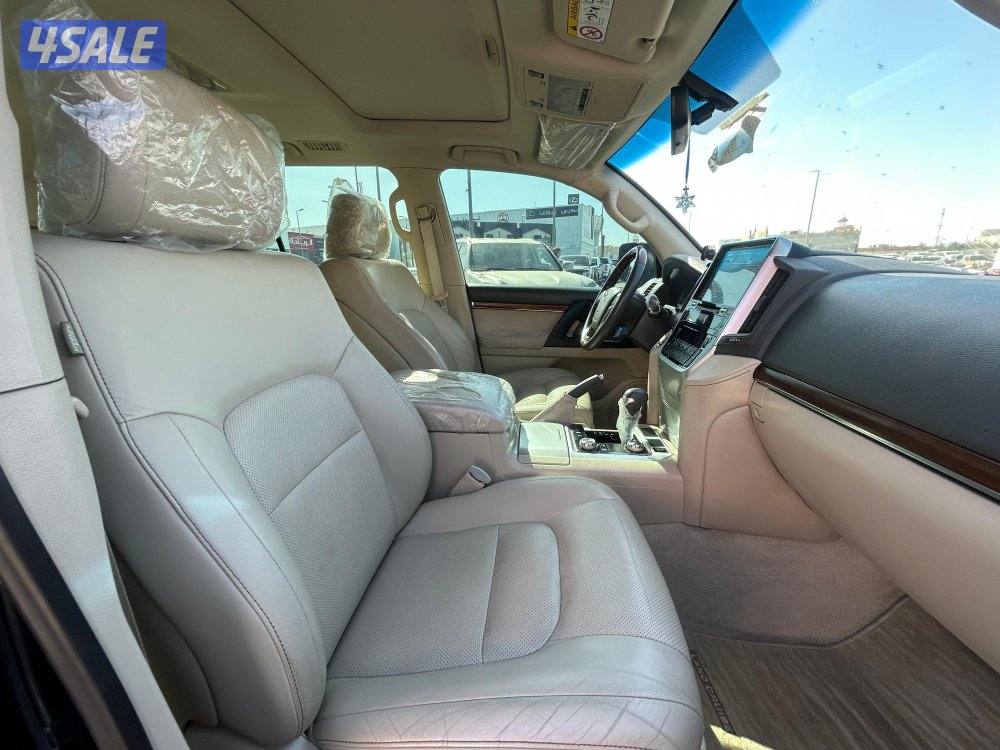 تويوتا لاند كروزر GX.R-V8
موديل 2018
ماشى 270.000 k.m
وارد الساير5