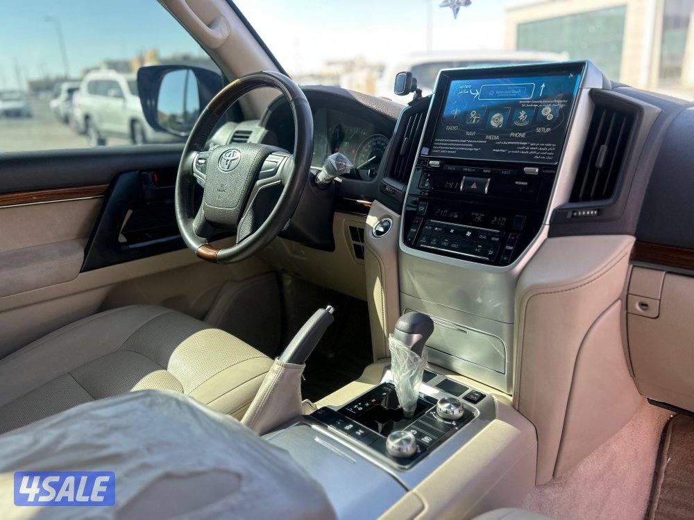 تويوتا لاند كروزر GX.R-V8
موديل 2018
ماشى 270.000 k.m
وارد الساير7