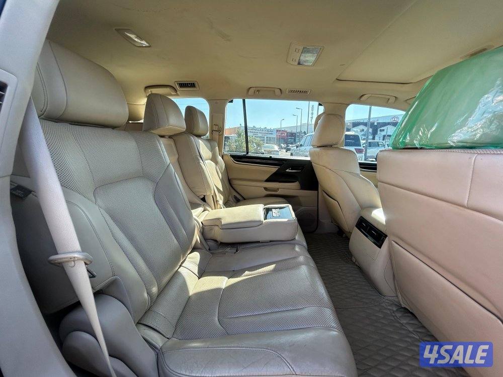 لكزس LX570 درجة ثانيه 
موديل 2017
ماشى 246.000 k.m 
وارد الساير4