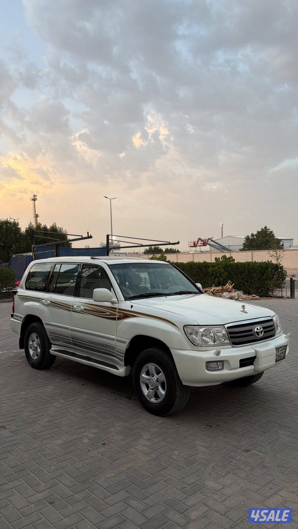 للبيع لاند gxr 2006 قير عادي ونش1