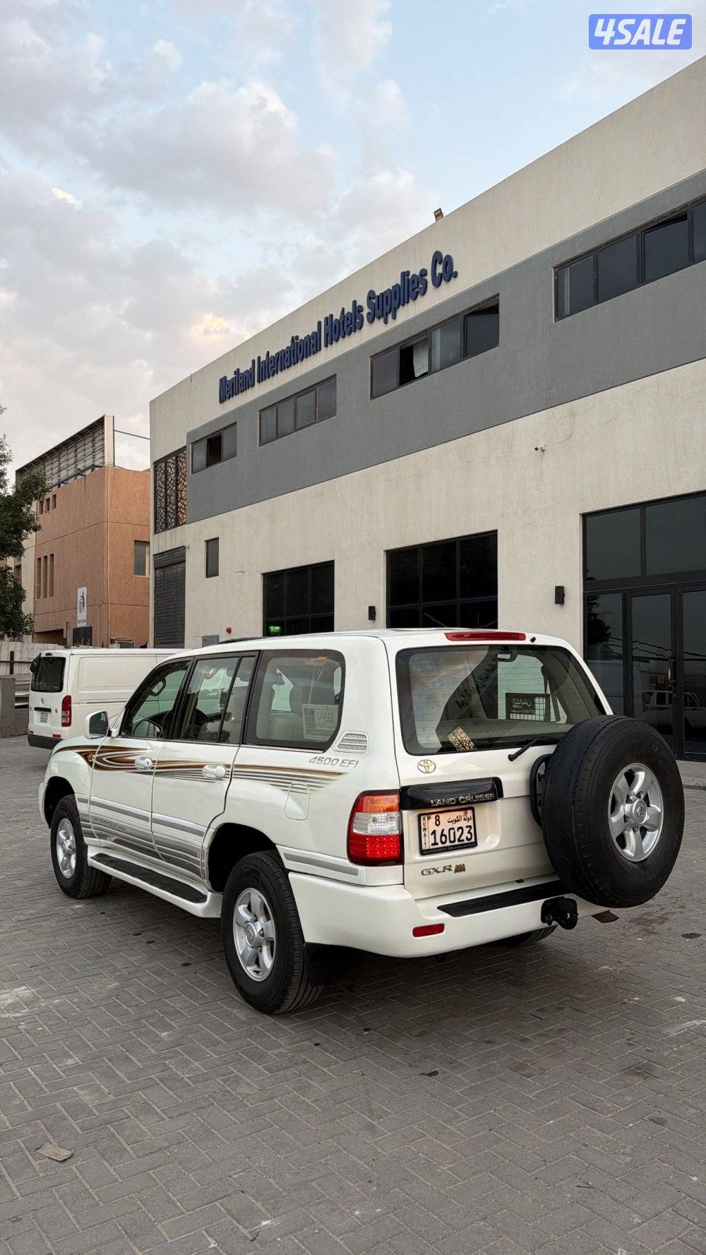 للبيع لاند gxr 2006 قير عادي ونش2