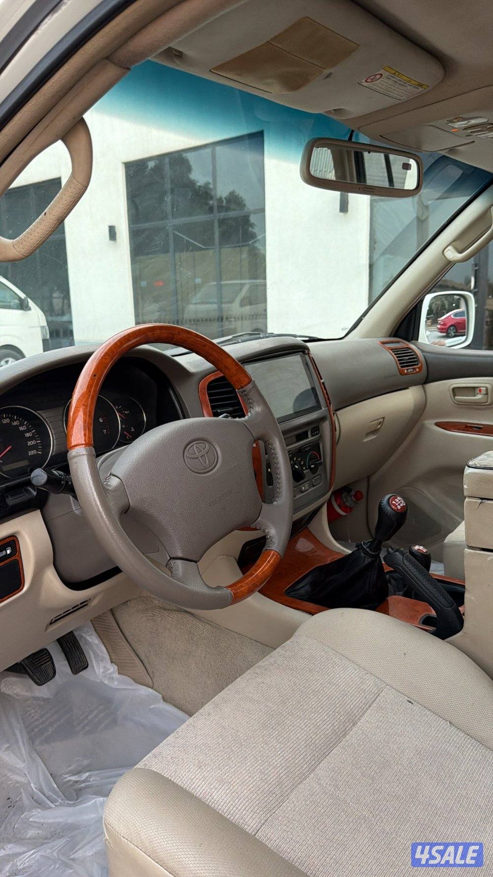 للبيع لاند gxr 2006 قير عادي ونش7