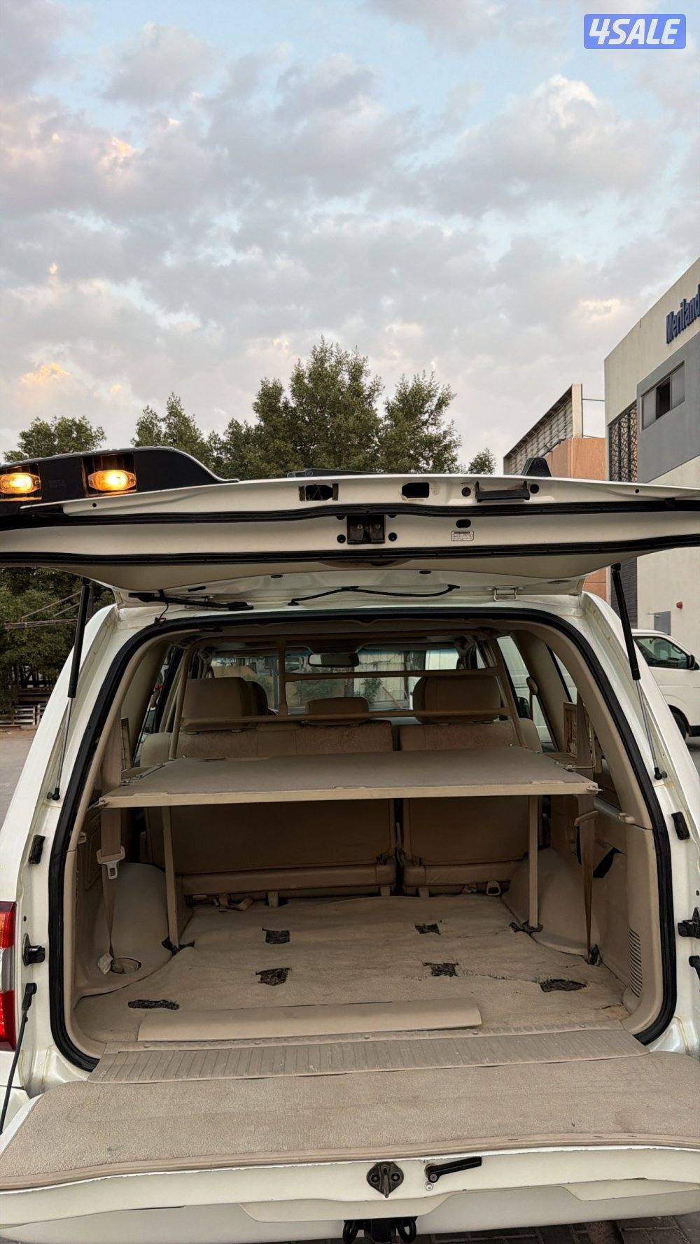 للبيع لاند gxr 2006 قير عادي ونش10