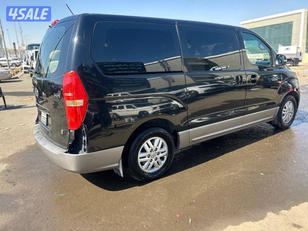 هيونداى  H1
موديل 2020
ماشى 240.000 k.m 
واردالكويت.صبغ وكالة3