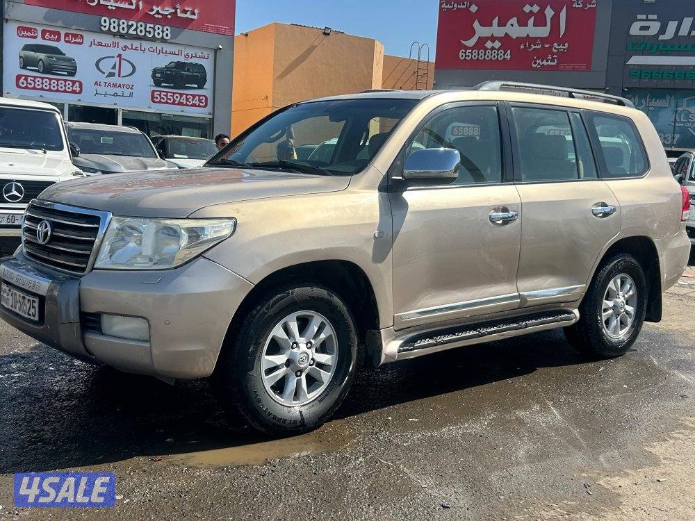 لاند كروزر VX.R -V8 
موديل 2009
ماشى 245.000 k.m 
وارد الخليج0