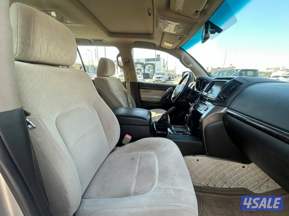 لاند كروزر VX.R -V8 
موديل 2009
ماشى 245.000 k.m 
وارد الخليج5