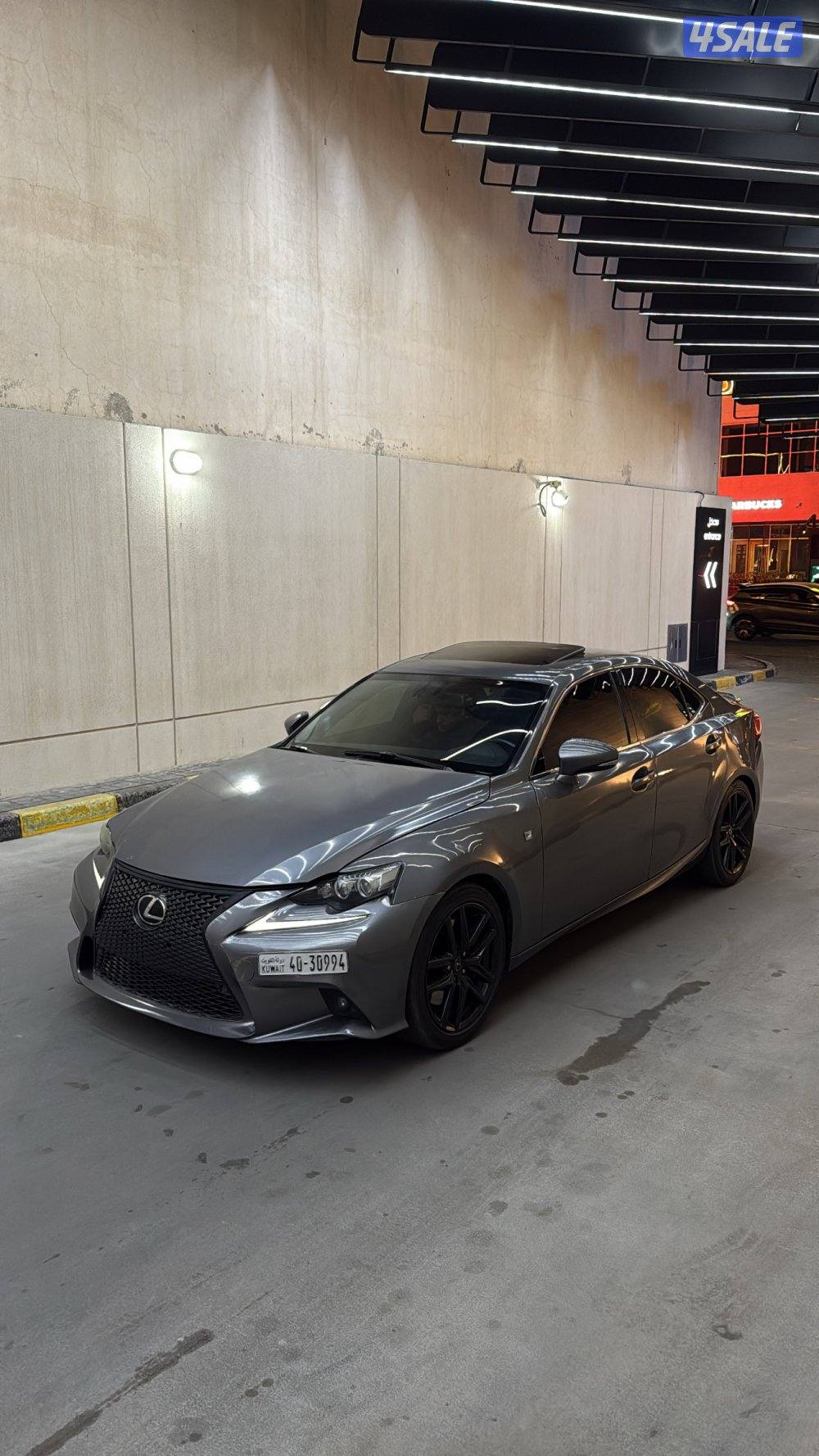 للبيع لكزس is F sport0