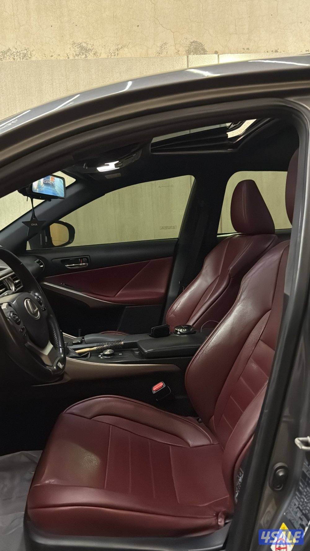 للبيع لكزس is F sport2