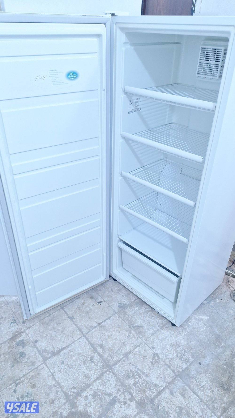 بيع فريزر سمنس حجم وسط بحاله ممتازه جدا مع التوصيل والكفاله0