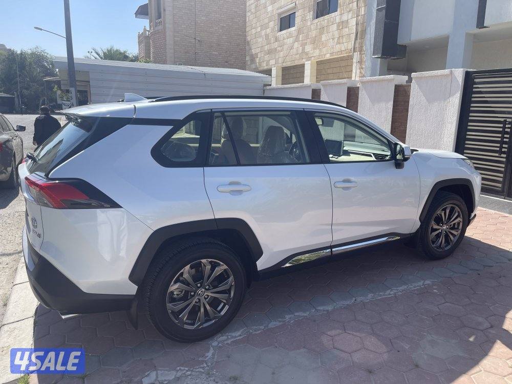 للبيع جيب تويوتا راف فور2