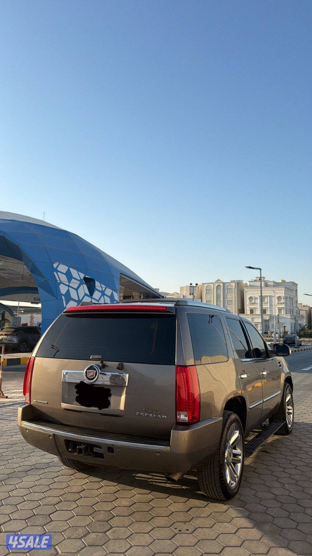 للبيع اسكاليد 2011 بلاتينيوم وارد الغانم ماشي 299 شرط الفحص2