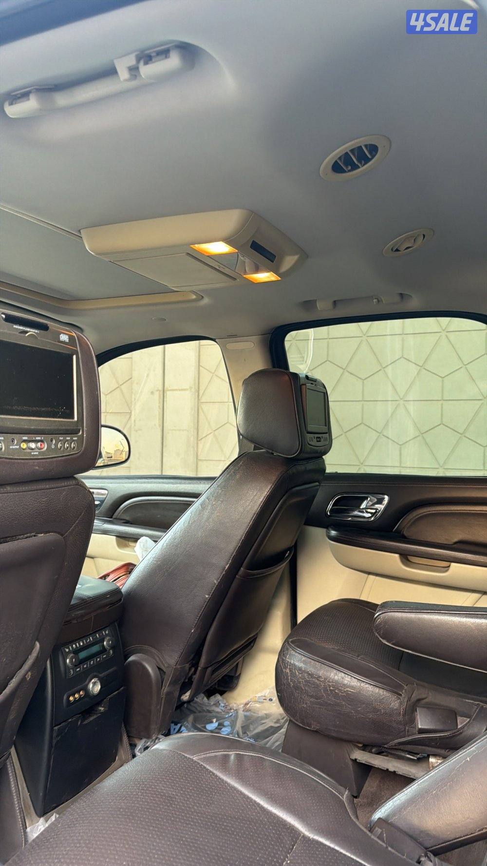 للبيع اسكاليد 2011 بلاتينيوم وارد الغانم ماشي 299 شرط الفحص6