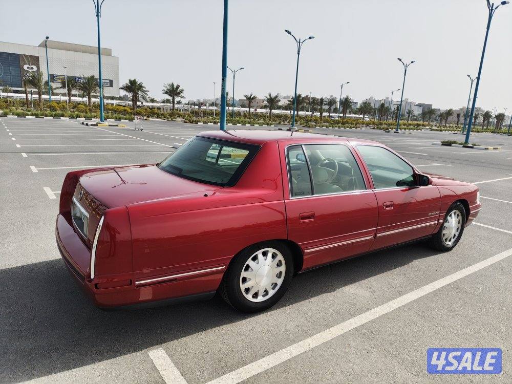 للبيع كاديلاك مخزن2