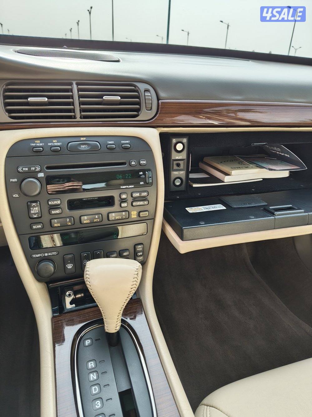 للبيع كاديلاك مخزن11